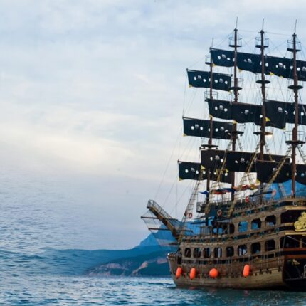 Alanya Grand Troys Pirate Boat Tour